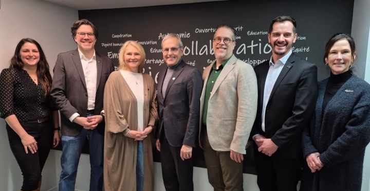 Une collaboration pour le développement du territoire : signature officielle de l'entente inter réseaux du PHARE